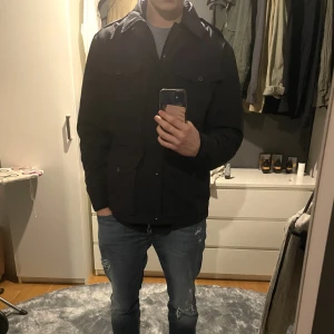 Polo Ralph Lauren jacka  - Säljer då den inte kommit till användning. Endast använd 3 gånger och är dom Ny.