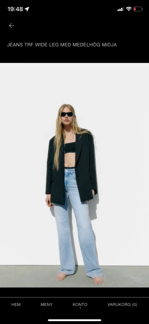 Zara jeans 🩵 - Nerlagda, midjemått: 94cm, innerbenslängd: 90cm