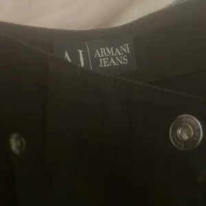 Armani jeans!! -  Super snygga Armani jeans som tyvärr är alldeles för stora för mig :( original pris är 6000 kr, så jag kommer nog sälja dem runt 1000, men prisförslag funkar också