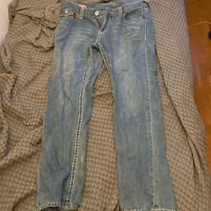 Helt ok sckik, true religon jeans 