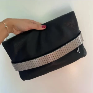 våska - en perfekt väska till utgångar eller liknade! men kommer inte till användning :(