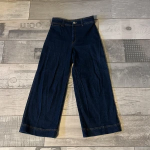Mörkblå oversized jeans - Oversized - Ofta använd men bra skick