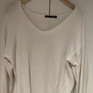 Stickad tröja - Jättebra skick☺️