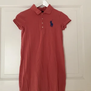 Raul lauren klänning rosa  - En sommar klänning 