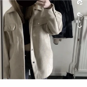 Beige kappa - Superfin kappa som är snygg att ha lite oversized❤️🫶🏼