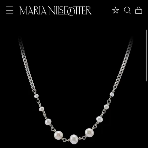 Maria Nilsdotter  - Så fint halsband som liknar Maria Nilsdotter. Helt oanvänt, går att justera längd💞