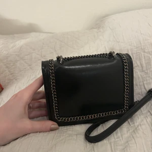 Liten handväska - Liten handväska från Zara