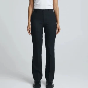 Kostymbyxor  - Säljer dessa kostymbyxor från bikbok i modellen Vilma💗