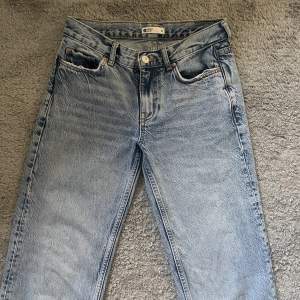Fina jeans från Gina tricot, säljer då de tyvärr är försmå. Nypris 500💞