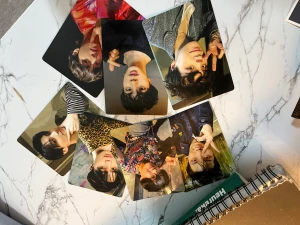 Bts offcial light stick  - Bts offcial light stick . Den är helt ny och med alla photo cards