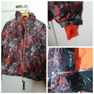 Vinterkläder - Vinter Jacka och byxor. Använda 2-3 ggr. Tvättade.