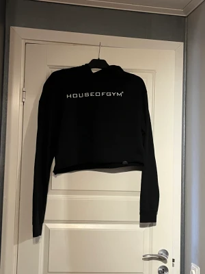 Tröja  - Båda för 100kr Båda är i storlek M 