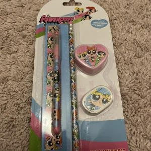 Powerpuffgirls penn-”sätt” - Fina skolsaker med powerpuffpinglorna