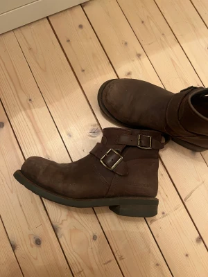 Primeboots  - Bruna primeboots i storlek 39. 