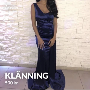 Klänning  - Klänning, buds gärna. 