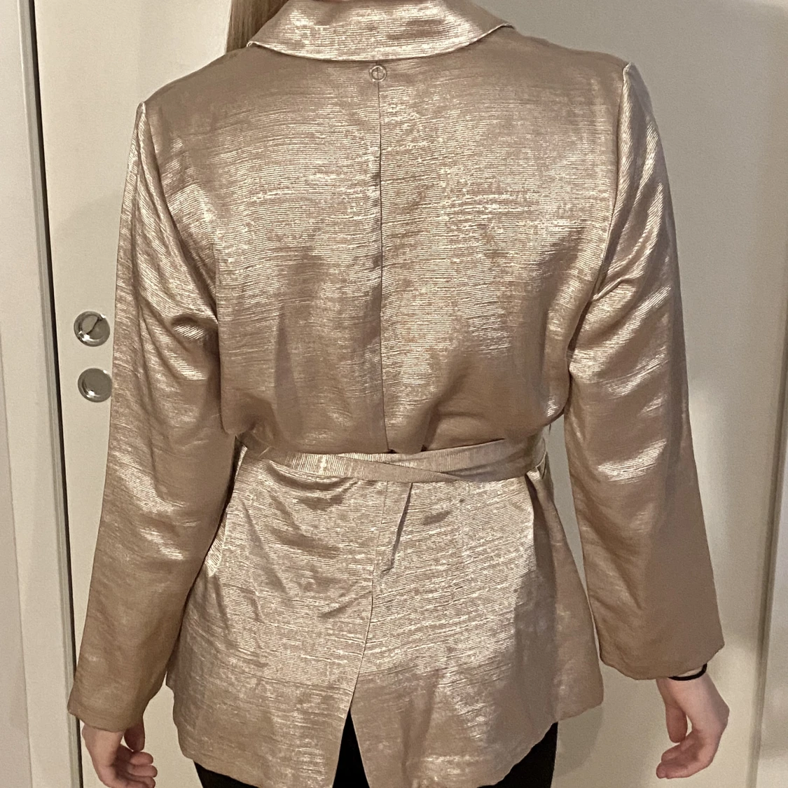 Kavaj i skimrande rosé - 90