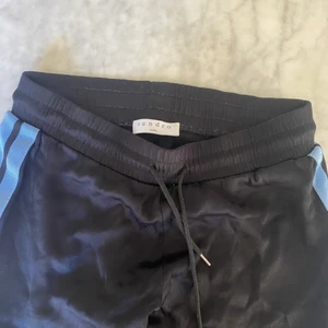 Sandro trackpants - Velvour sandro track pants STORLEK : 1