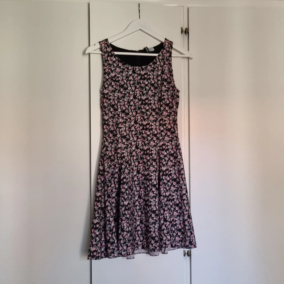 Blommig sommarklänning