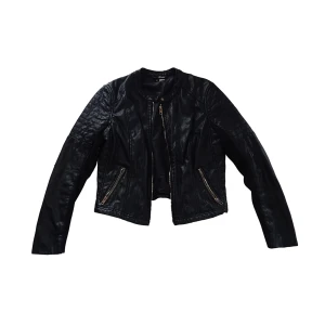 🍥Faux leather jacket🍥 - 🌸Used to love this one, but it deserves a new home🌸