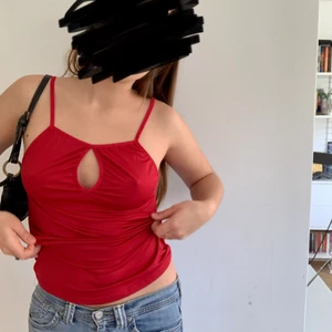 Linne - Festligt linne använts ett fåtal gånger, möts på söder eller så står köparen för frakten💕