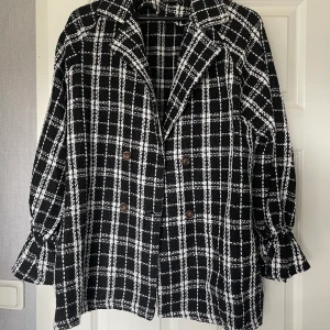 Super snygg jacka - Super snygg jacka, använd en gång! Som NY!