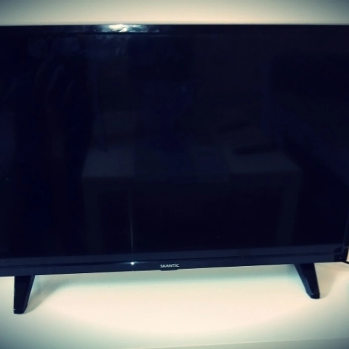 32 tums HD tv i nyskick. 