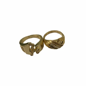 guldringar  - väldigt fina verkar lyxiga, bra skick också! frakt tillkommer (köp gärna fler saker och samfrakta)