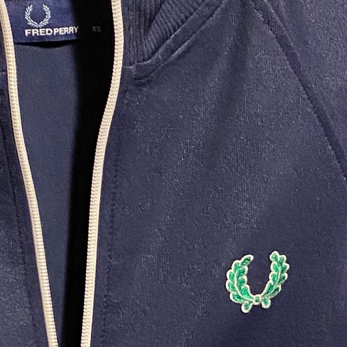 Fred Perry, mörkblå träningsjacka - 90