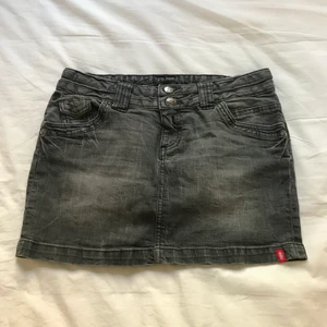 kjol - grå jeanskjol från edc by esprit🔮