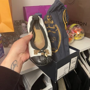 Nova skinn skor ballerina  - Sparsamt använda 