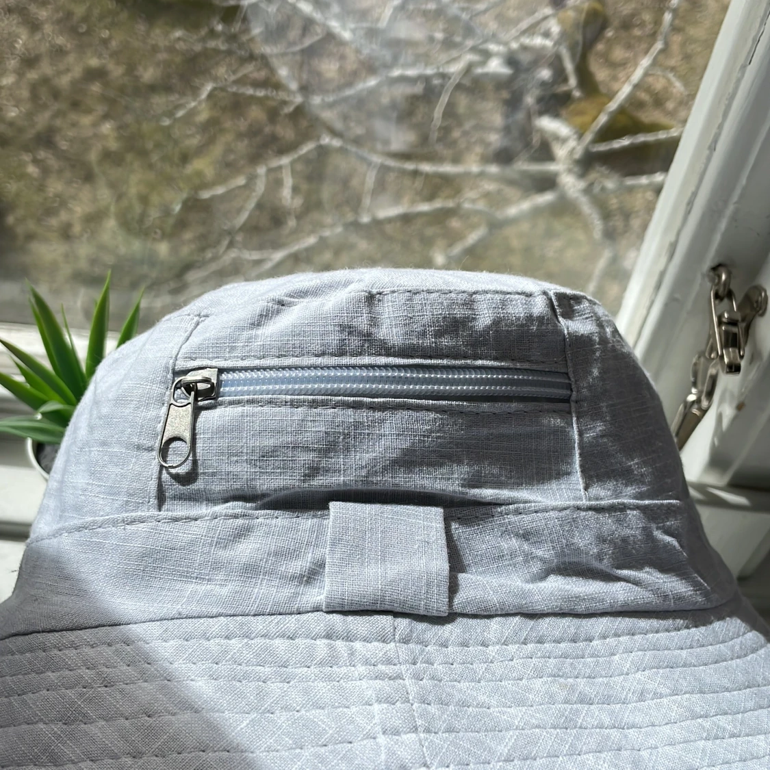 Gråvit fiskehatt - 91