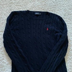 Ralph Laurent törja stickad  - Stickad tröja ifrån Ralph lauren kabelstickad använd 2ggr.