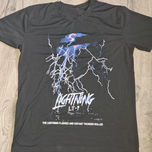 T-shirt  - Använt skick