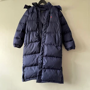 Säljer Ralph laurens jacka  - Säljer Ralph Laurens jacka för 1 500 i storlek 160 ich. Knappt använd så nästan i nyskick😊. Priset kan diskuteras och skriv privat för mer bilder💘