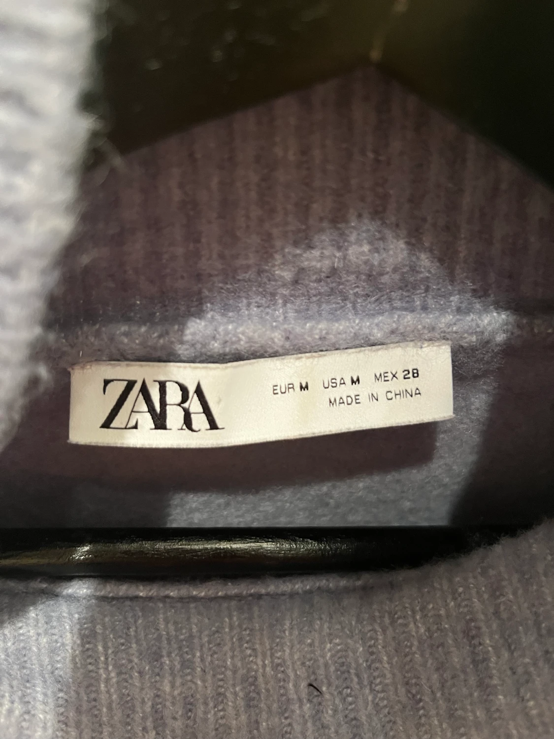 Stickad tröja med krage - 91