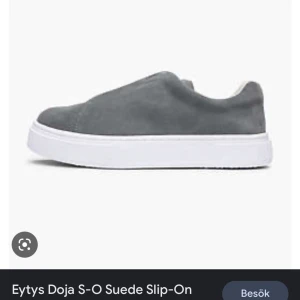 Eytys doja  - Ett par mörkgråa eytys skor som inte används längre! Storlek 38 🖤