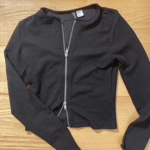 Svart top - Inget fel på den 🤍