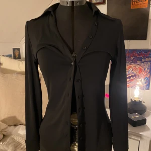 Skjorta - Stretchig figursydd skjorta, knappt använd