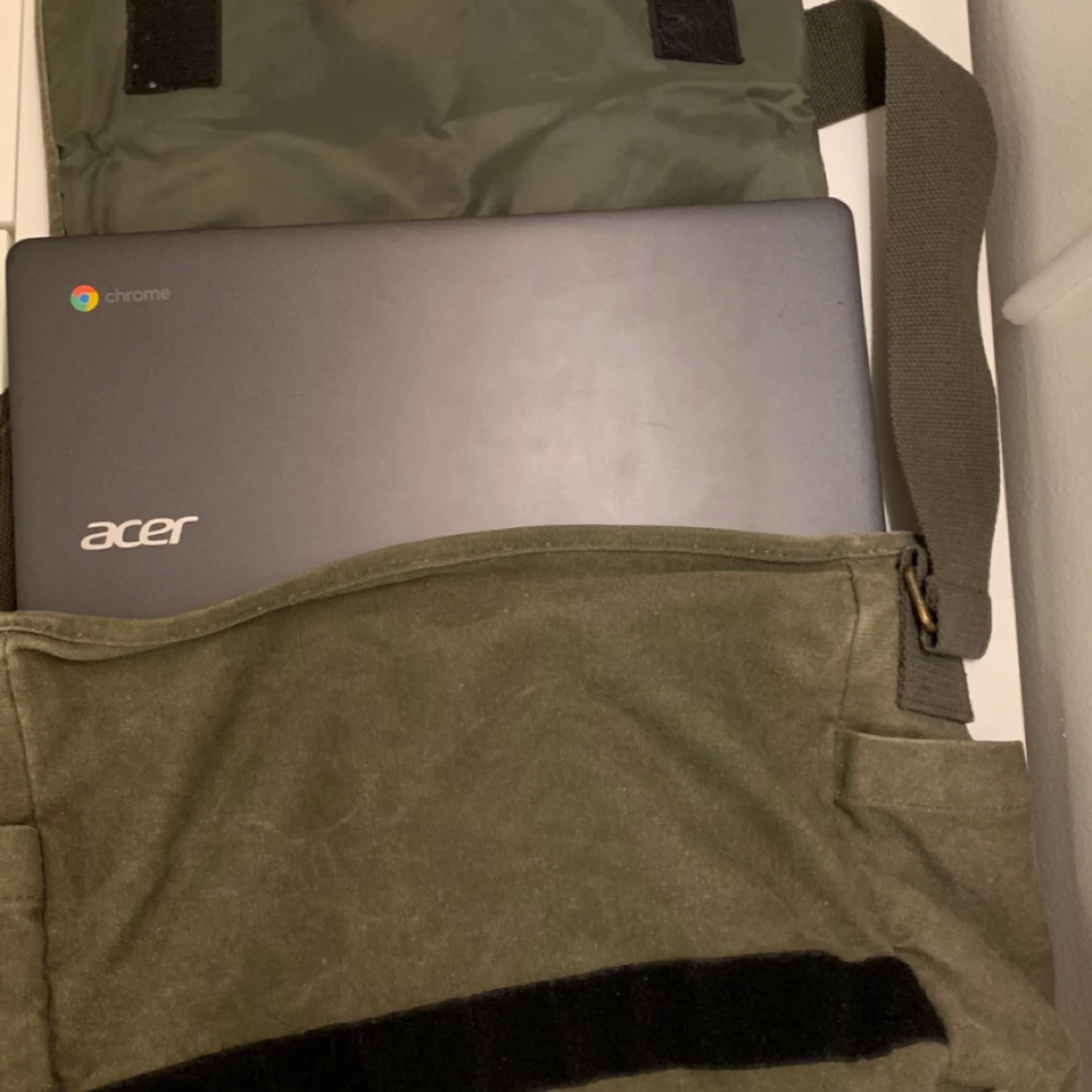 Olivgrön Disney goofy bag - 90