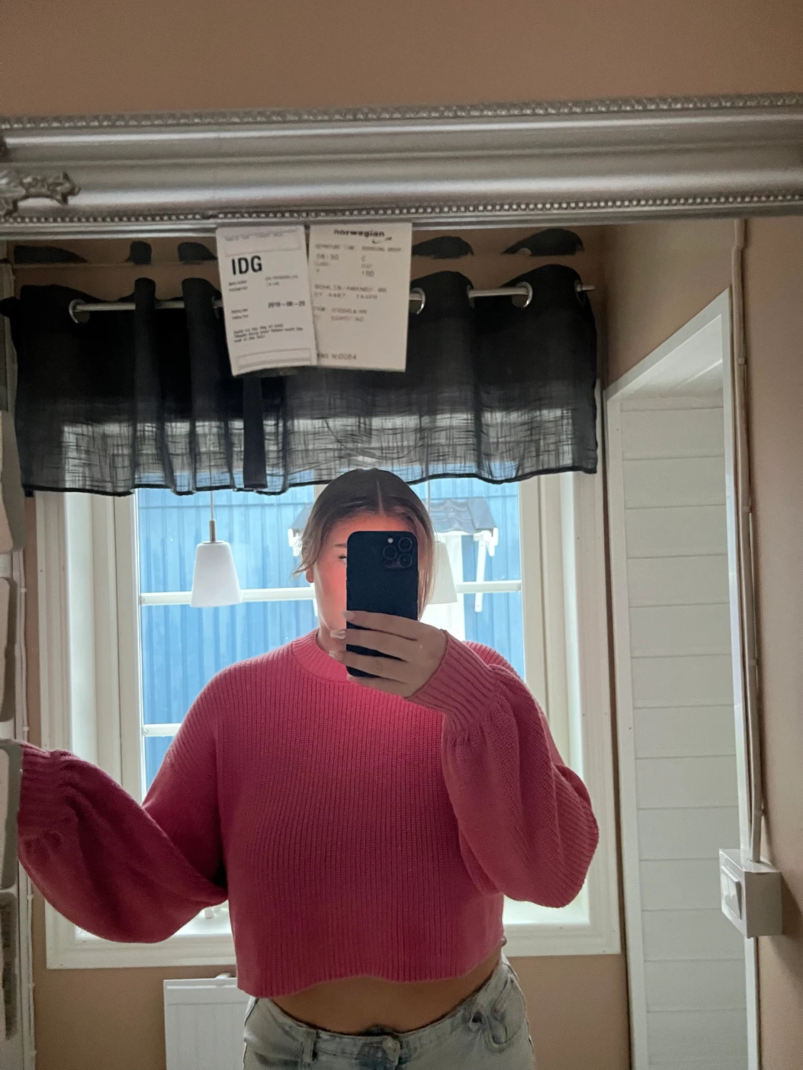 Stickad kroppad tröja