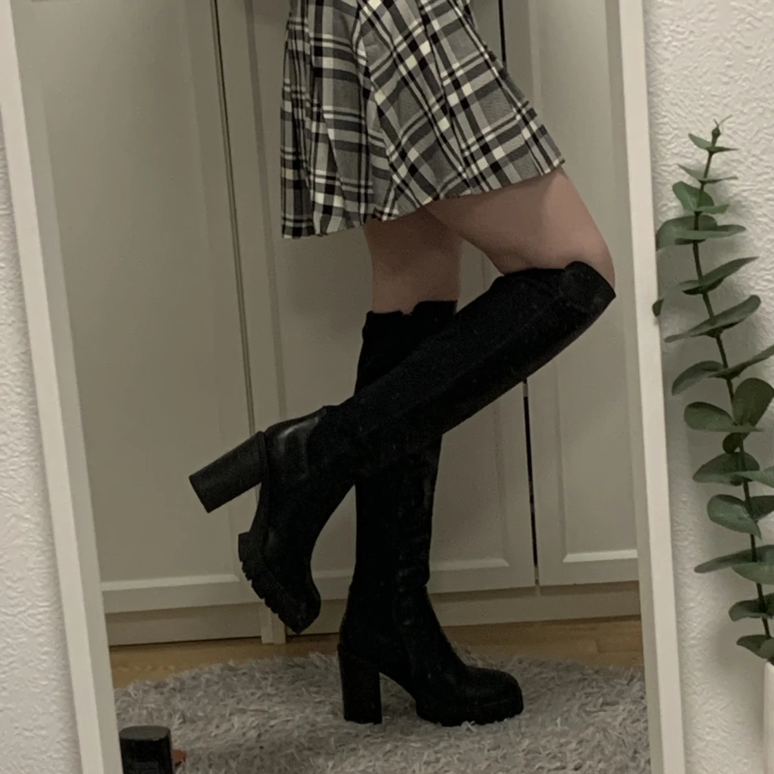 Knee High Boots - 90