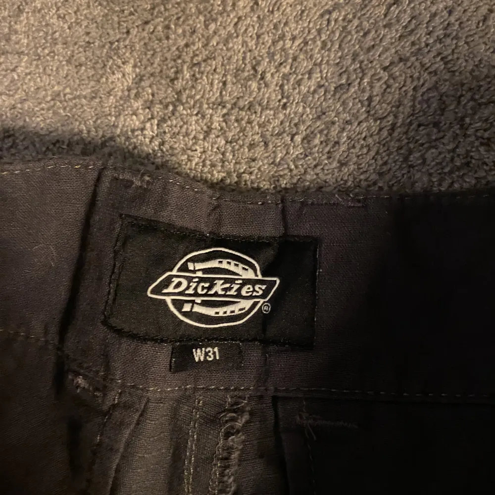 Helt nya Dickies byxor med lapp kvar . Shorts.