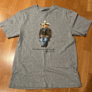 Polo Ralph lauren  - Helt o använd ingen har aldrig haft på sig t-shirten