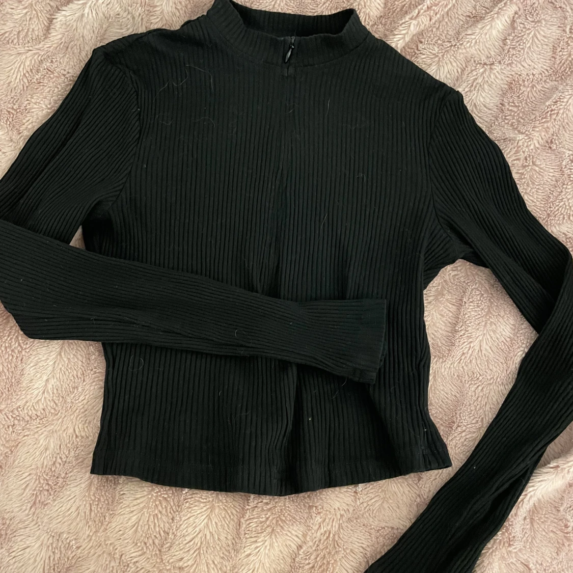 Svart tröja  - 91