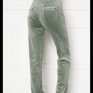 Juicy  - Söker dessa juicy alla färger men mest dena färg betalar 300-200kr