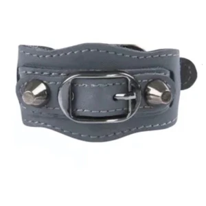 Balanciaga liknande armband  - Fin grå färg 