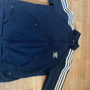 Kofta  - Adidas kofta 