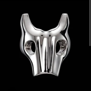 Maria Nilsdotter Ring - Kollar bara intresse om någon vill köpa ringen. Storlekarna är som edblads storlekar på ringarna. Säljer minst för 3000kr💞 andra bilden lånad men inga tydliga defekter alls då den är ifrån julas