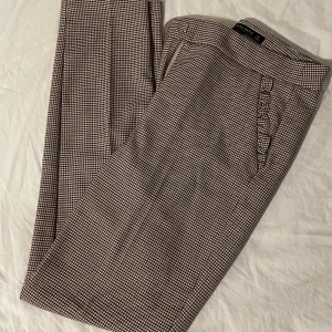 Kostymbyxor/Chinos ZARA - Kostymbyxor/Chinos från ZARA storlek XS