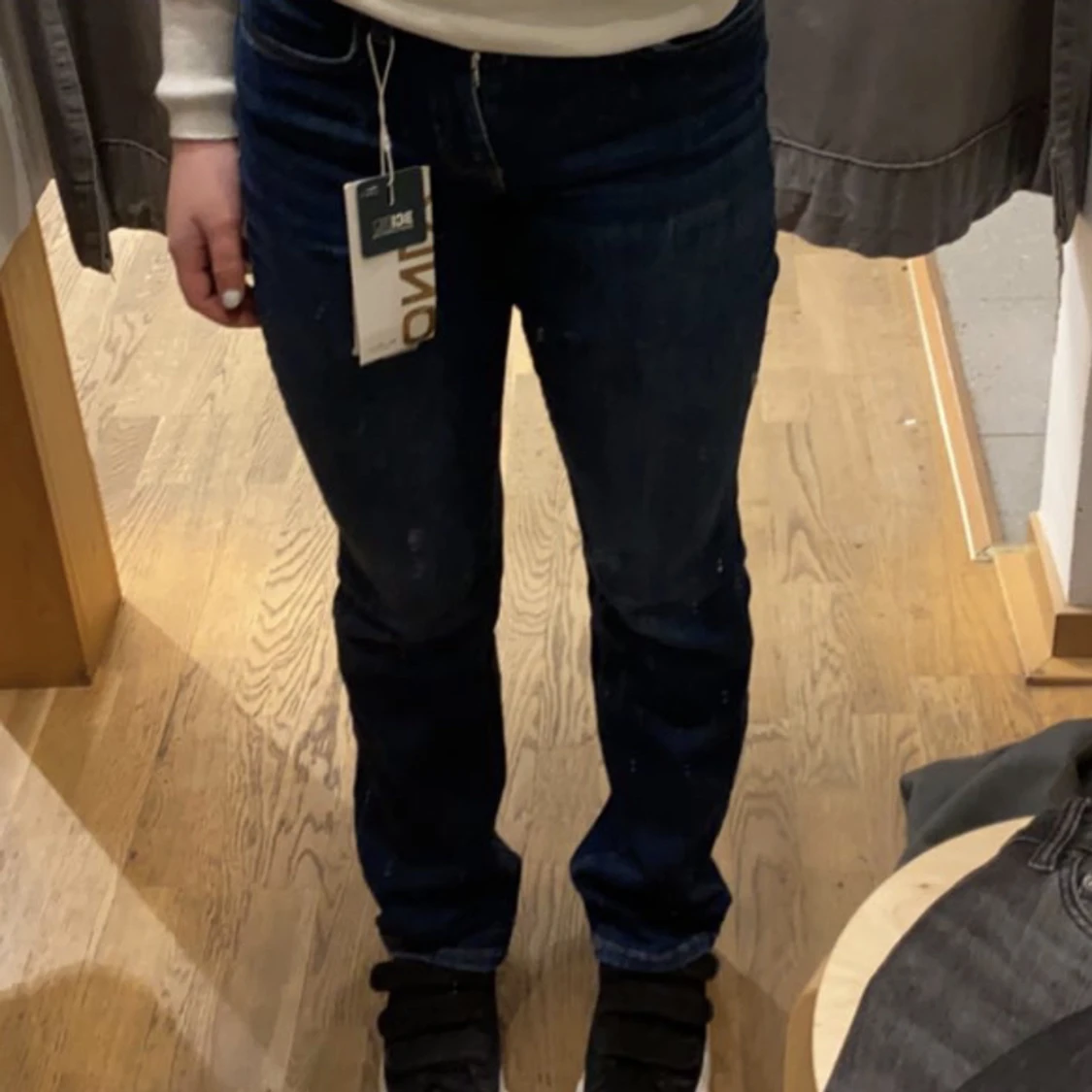 Mörkblå jeans